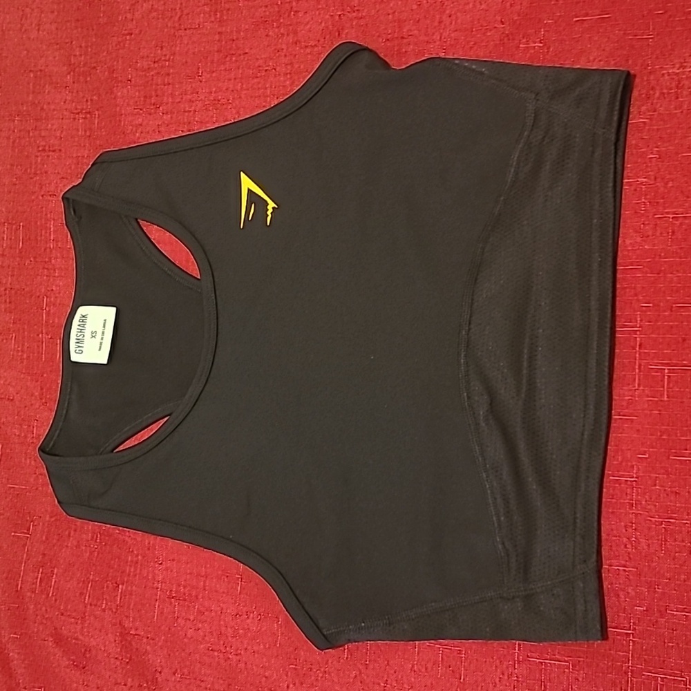 💥💥💥 HOT SALE GymShark Active Crop Top, Size XS, Color Black ⚫️ ♥️ 😍